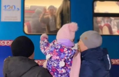 жолаушы, шығарушылар