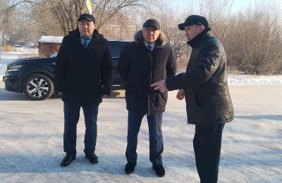 чиновники