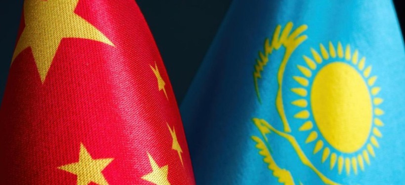 Автомобильные пункты пропуска на границе с Китаем приостановят свою работу на несколько дней
