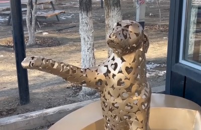 памятник собаке