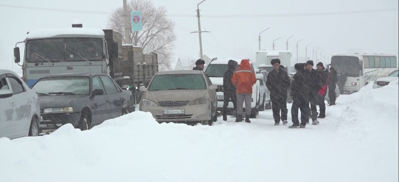 көліктер, қар, жол көліктер, қар, жол