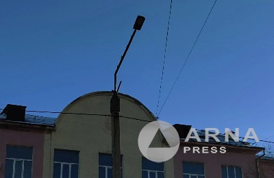 уличный фонарь не горит