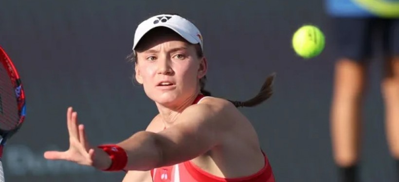 Рыбакина вышла в полуфинал турнира WTA 1000, победив чемпионку Australian Open 2020