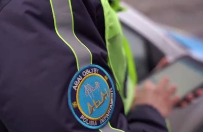 Жол полициясының қызметкері