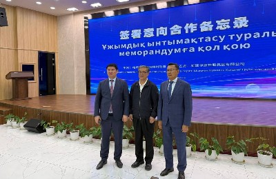 визит делегации области Абай в Урумчи