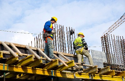 Чиновники незаконно остановили реконструкцию здания в Семее