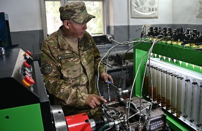 Специалист по ремонту аппаратуры войсковой части из области Абай рассказал о своей работе