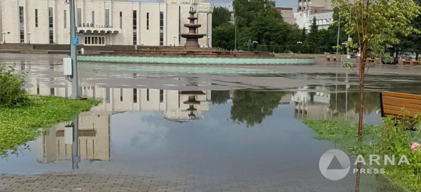 площадь, лужа, Arnapress.kz площадь, лужа, Arnapress.kz