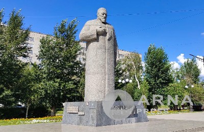 памятник Абаю, Семей