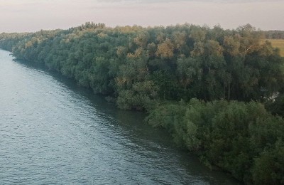 водоем, река