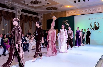 показ мод "ABAI RUKHY FASHION WEEK"