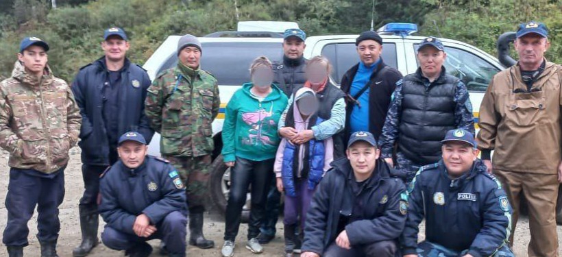 Спасательная операция в ВКО: трое грибников перестали выходить на связь