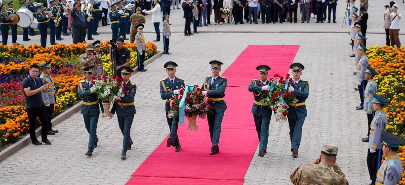 церемония возложения цветов