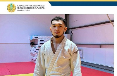 Данияр Кулушев