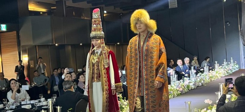 показ национальных костюмов