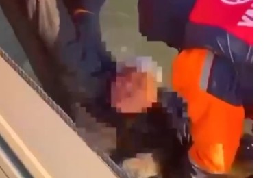 Уносимового течением реки мужчину спасли в Атырау