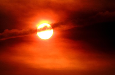 На солнце произошел выброс вспышки-"каннибала"