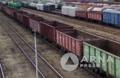 грузовой поезд