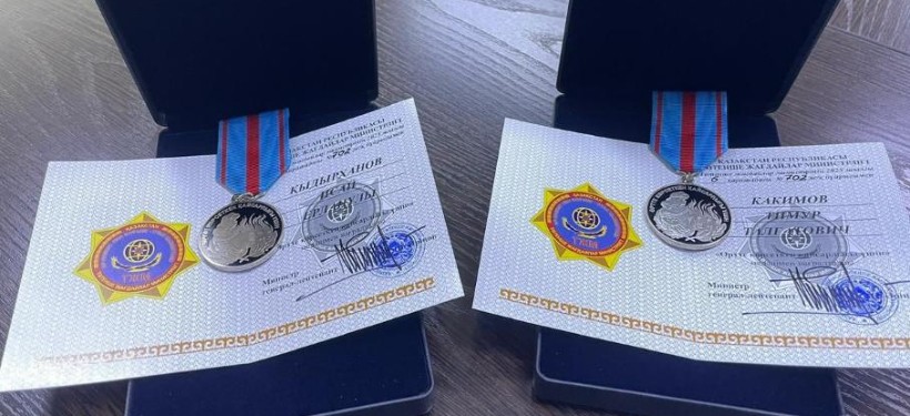 Жителей области Абай наградили за спасение горожан при пожаре
