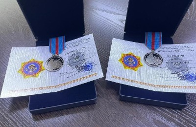 Жителей области Абай наградили за спасение горожан при пожаре