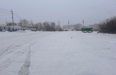 Семейде балалар жүретін қауіпті жол: Северный базар маңындағы жағдай