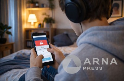 подросток и соцсеть