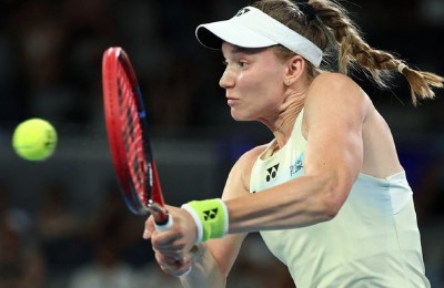 Рыбакина разгромила чемпионку пяти турниров Большого шлема на Australian Open