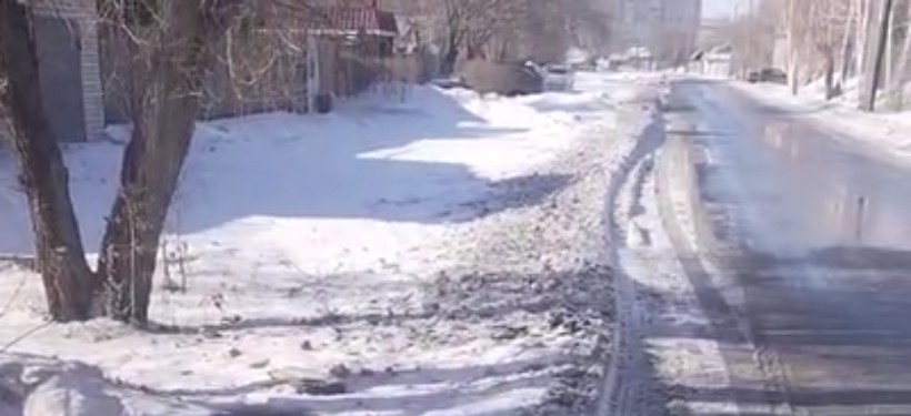 тротуар под снегом