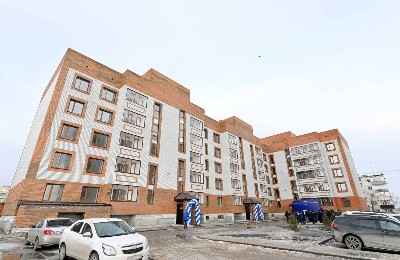 жаңа баспана, осал топ, табыстады