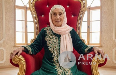 алтын  шаш,  ерекше жан, 87 жаста