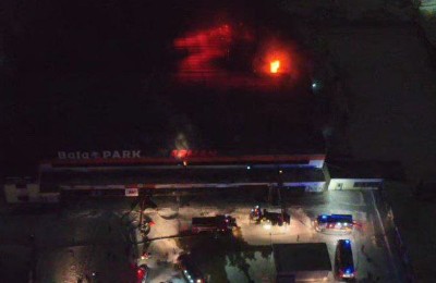 Детский развлекательный центр горит в Семее: создан оперативный штаб