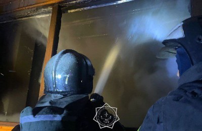 тушат пожар