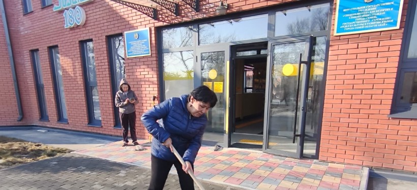 Тазару күні отметили субботником в Семее