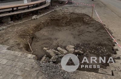 провал брусчатки