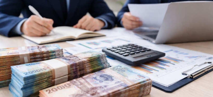 блогер, ақша, заңсыз