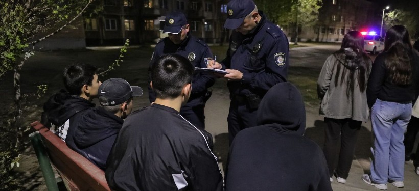 жасөспірім, қараусыз, полиция