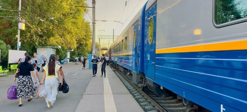 поезд