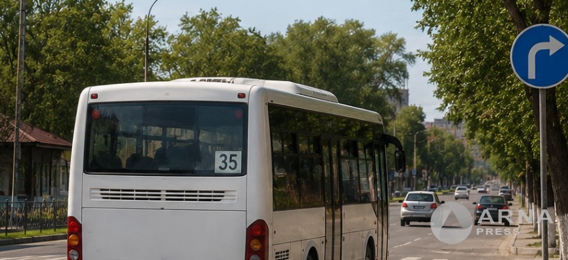 автобус едет