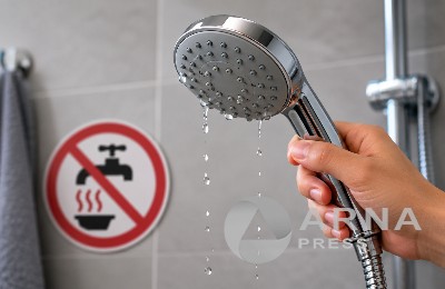 душ, нет горячей воды